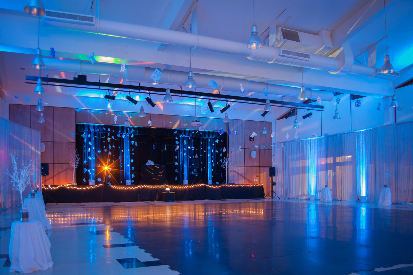 Wireless DMX-Controlled LED Up lights